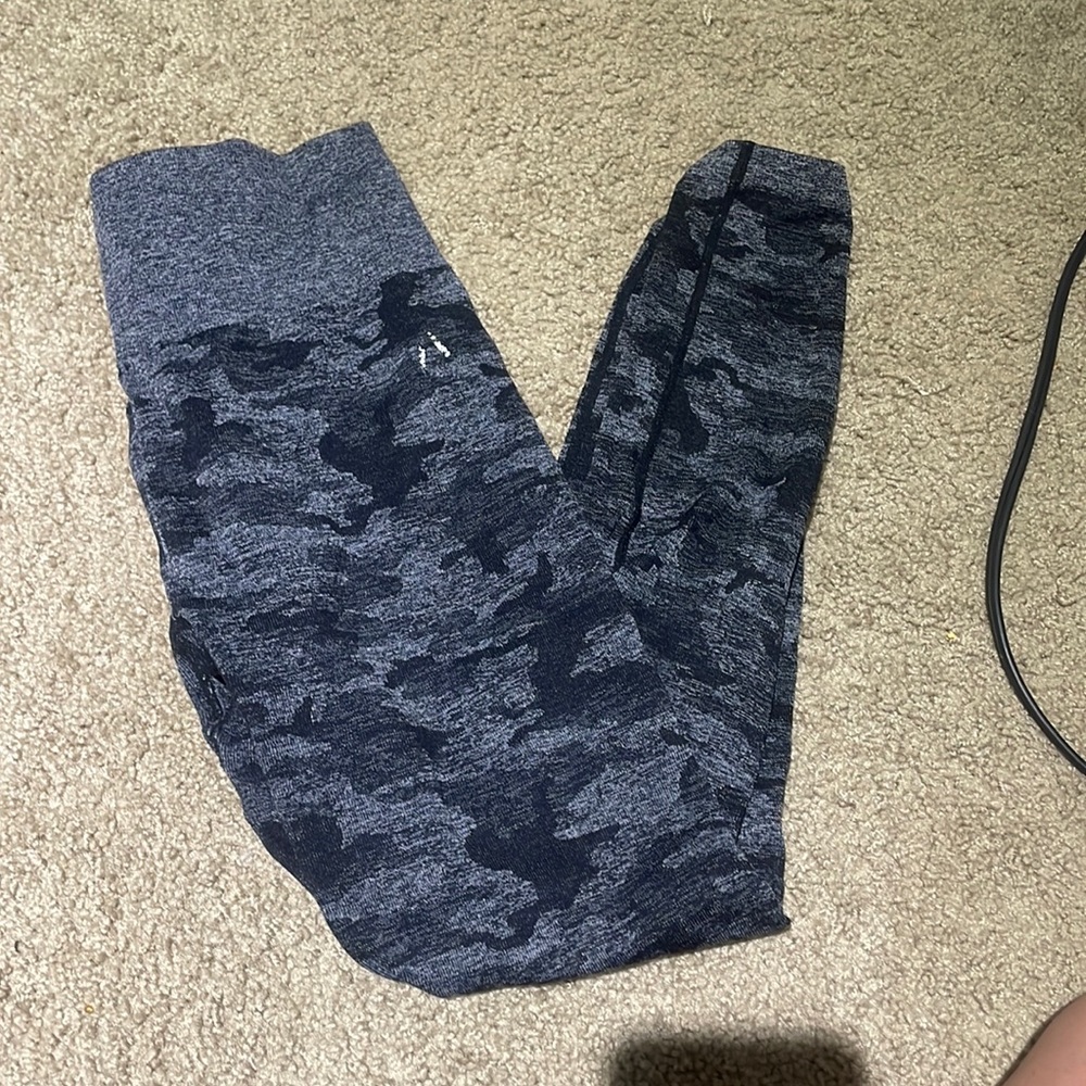 gym shark leggings